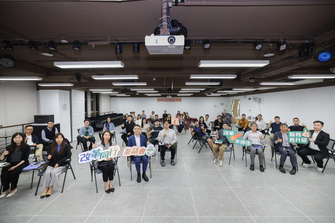 與民建聯會員進行交流